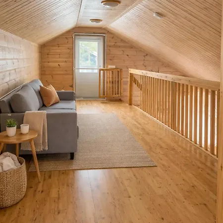 Naalinpesae Incl Wifi, Outdoor Jacuzzi For Extra Fee * Äkäslompolo